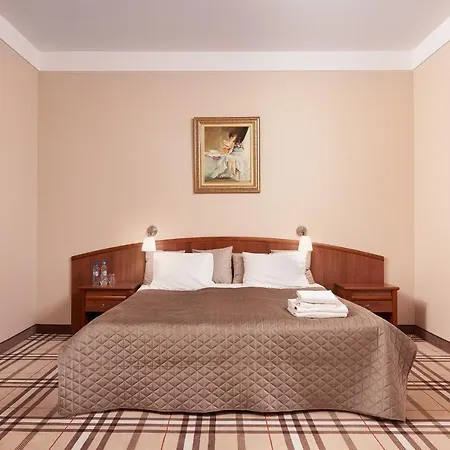 Anton By Dns Pruszków