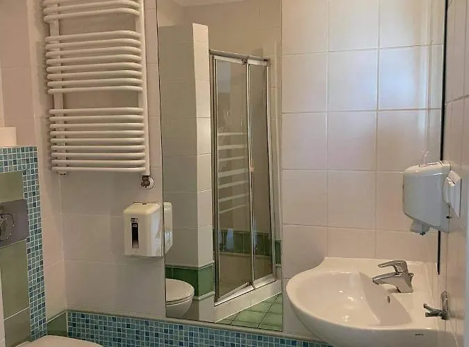 Anton By Dns 3* Pruszków