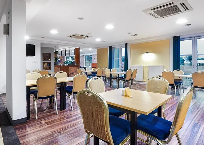 Anton By Dns 3* Pruszków